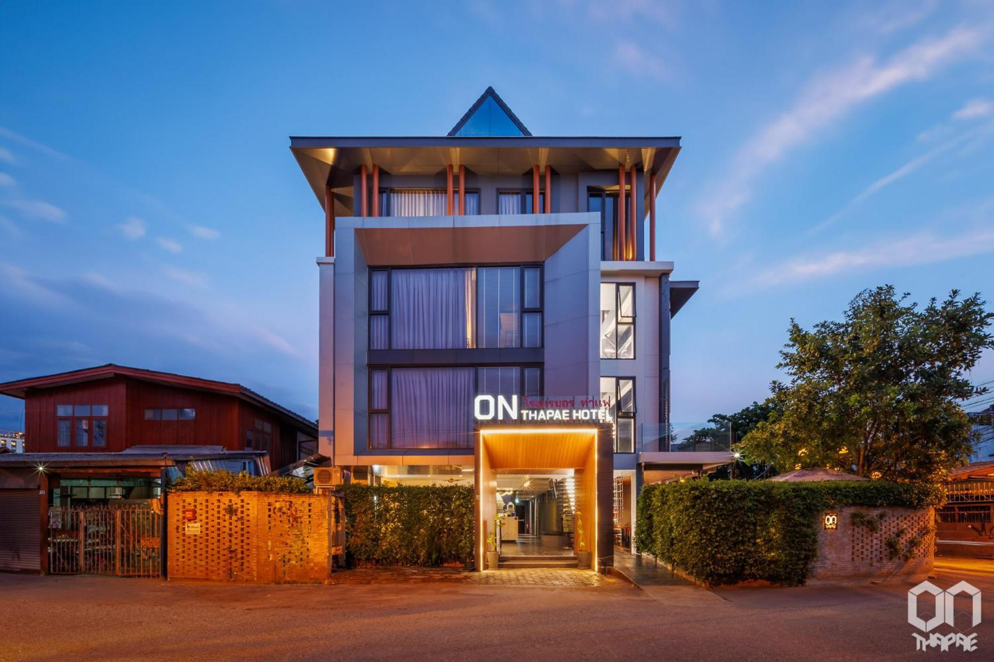 On Thapae Gate Chiangmai Otel Chiang Mai Dış mekan fotoğraf